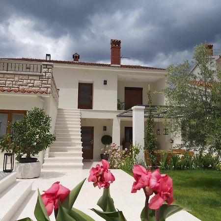 Appartamento Haus Silvia Rovigno Esterno foto