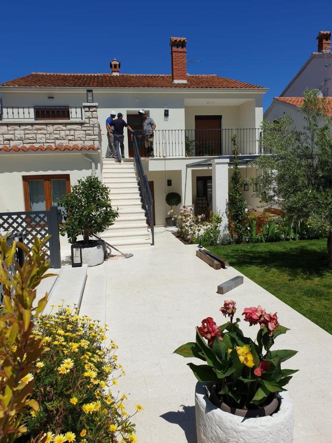 Appartamento Haus Silvia Rovigno Esterno foto
