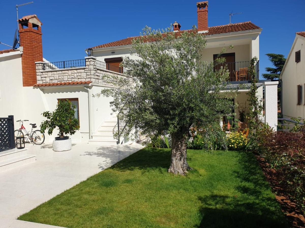 Appartamento Haus Silvia Rovigno Esterno foto